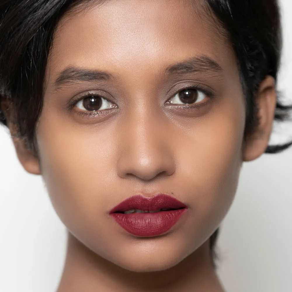 Faces Canada Matte Lip Crayon | Cocoa Butter and Chamomile enriched | One Stroke Intense Color | Smooth Glide | All Day Hydrated Lips | Shade - Put Me On 2.8g
